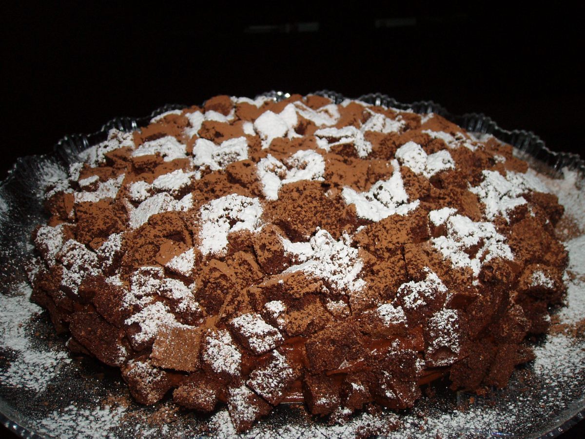 Torta alla mousse di cioccolato a&nbsp;quadretti