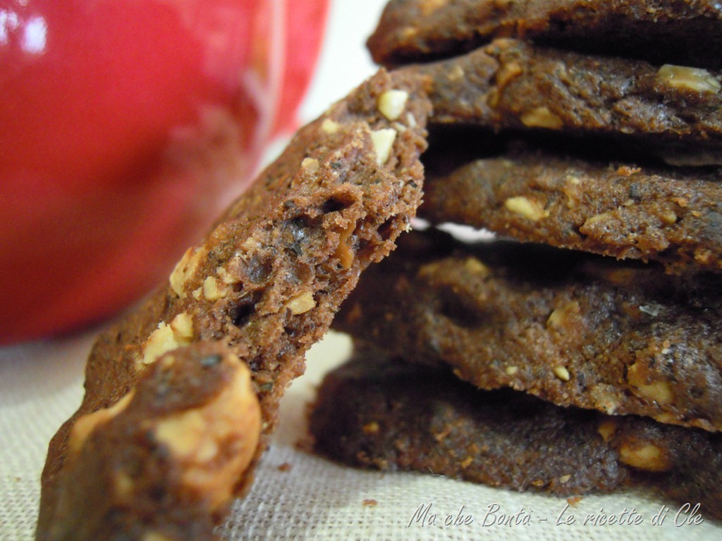 Fettine langarole e anche un po&rsquo; saracene (Biscuit with nuts and&nbsp;buckwheat)