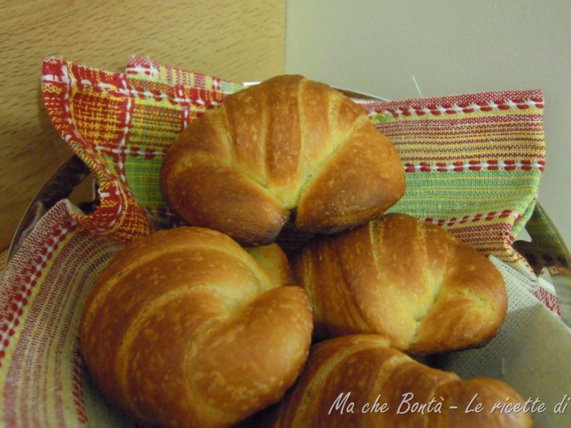 Croissant (Fotoprocedimento e&nbsp;Videoricetta)