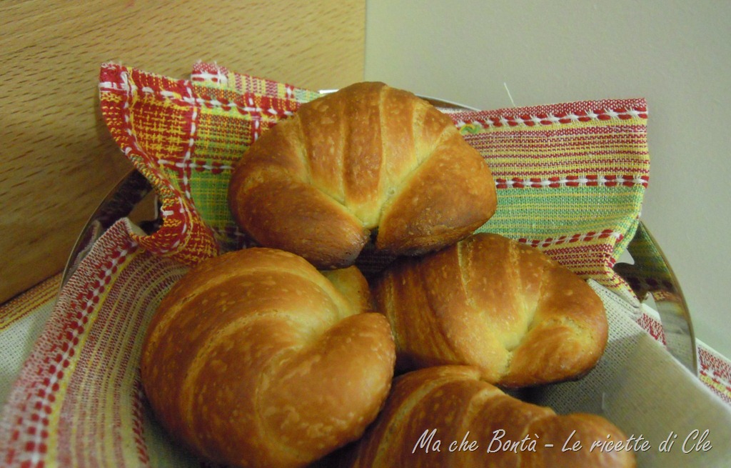 Croissant (Fotoprocedimento e&nbsp;Videoricetta)