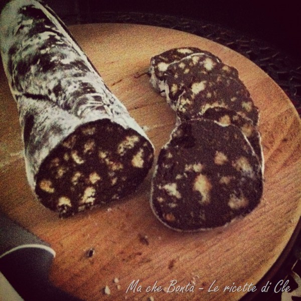 Salame al cioccolato senza uova e senza lattosio (Egg and lactose free chocolate sausage&nbsp;)
