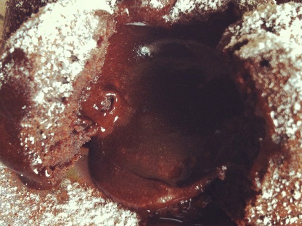 Tortino al cioccolato per due cuori ed un cucchiaino! (Happy Chocolate Valentine’s Day!)