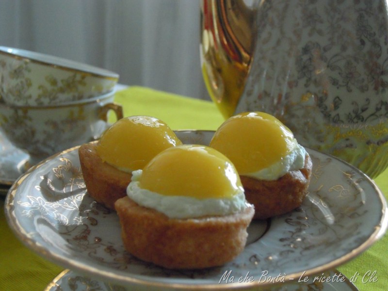 Tartellette al limone e pistacchio (Lemon and pistachio mini&nbsp;tarts)