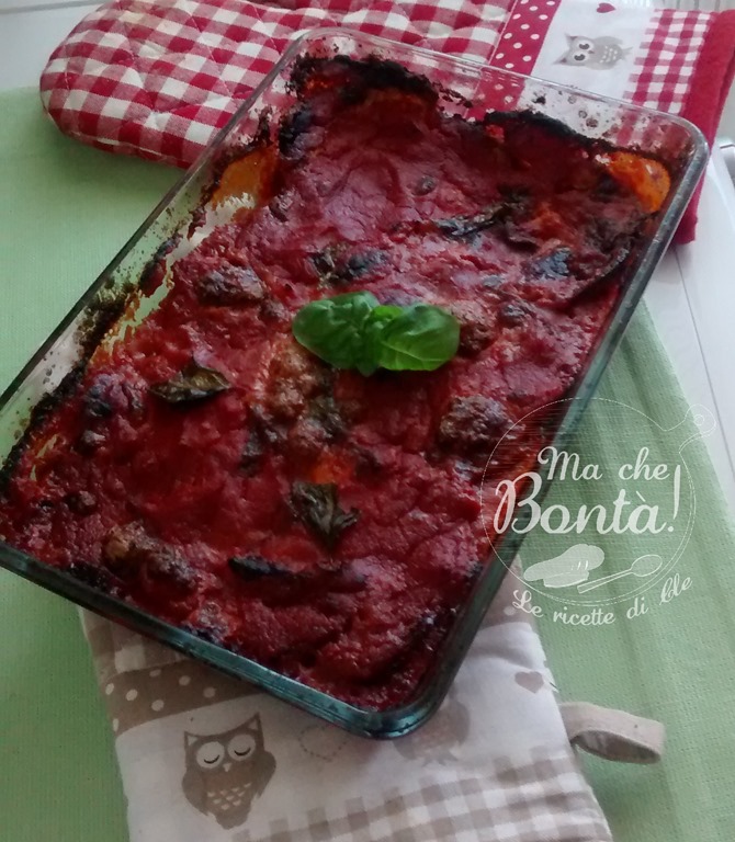 Sua maest&agrave;: la parmigiana di melanzane (Her Majesty Aubergine, tomato & Parmesan&nbsp;bake)