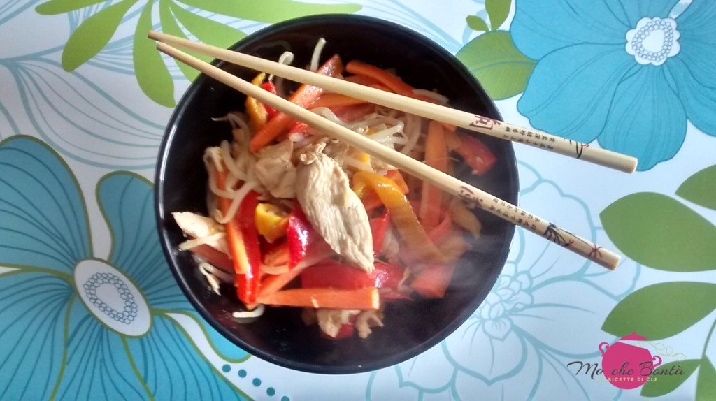 Pollo marinato con verdure&nbsp;croccanti