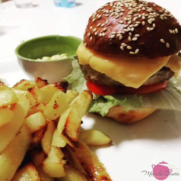 cheeseburger-patatine