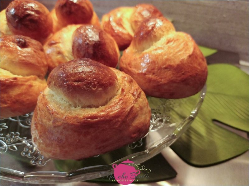 Brioche-con-il-tuppo