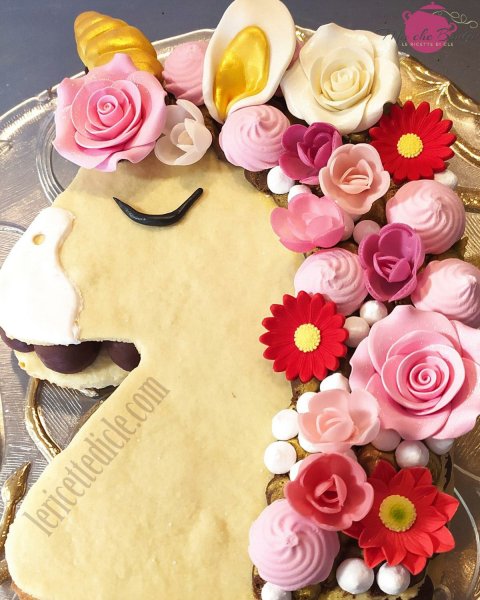 unicorn-cream-tarte-with-meringue-flowers